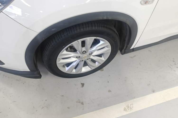 Used Chevrolet Orlando 2018 530T Automatic Luxury Edition (5+2 Model) China V Standard Left Front Wheel Hub