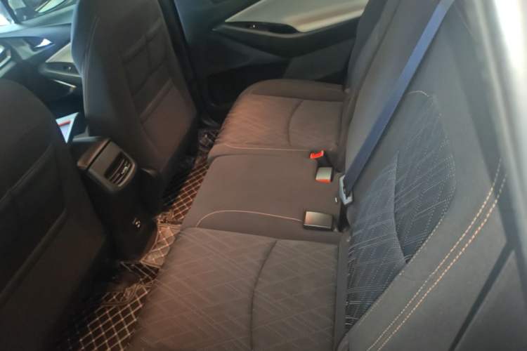 Used Chevrolet Orlando 2018 530T Automatic Luxury Edition (5+2 Model) China V Standard Left Rear Seat