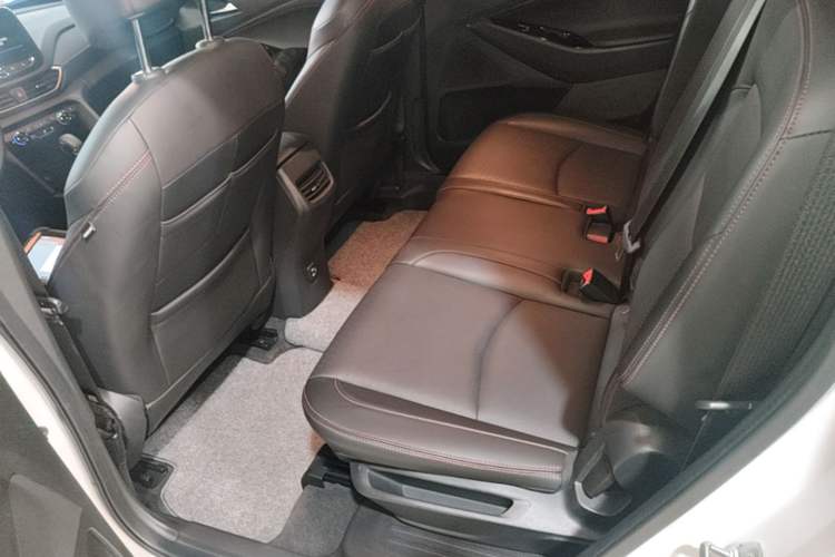 Used Chevrolet Orlando 2018 Redline 530T Automatic Enjoyment Edition (5+2 Model) – China V Standard Left Rear Seat