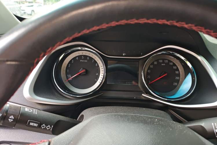 Used Chevrolet Orlando 2018 Redline 530T Automatic Enjoyment Edition (5+2 Model) – China V Standard Odometer Close Up