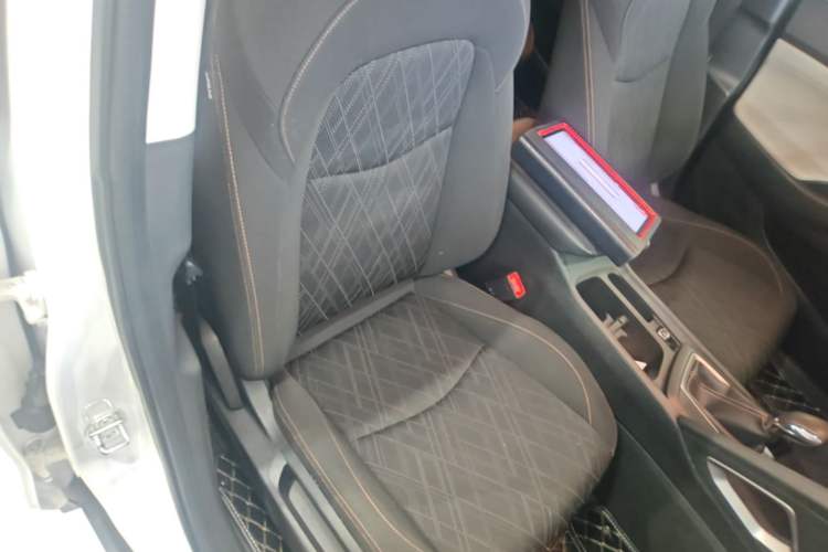 Used Chevrolet Orlando 2018 530T Automatic Luxury Edition (5+2 Model) China V Standard Right Front Seat