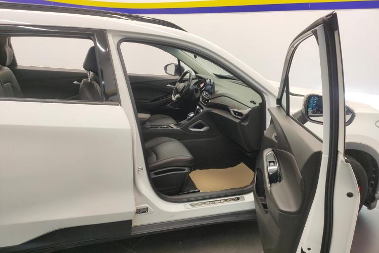 Used Chevrolet Orlando 2018 Redline 530T Automatic Enjoyment Edition (5+2 Model) – China V Standard Right Front Seat