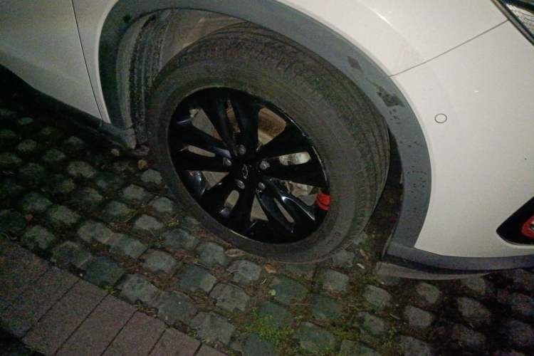 Used Chevrolet Orlando 2018 Redline 530T Automatic Zhaoxiang Edition (5+2 Seating) – China V Standard Right Front Wheel Hub