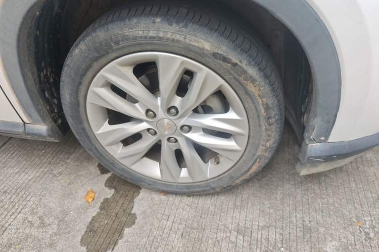 Used Chevrolet Orlando 2018 530T Automatic Luxury Edition (5+2 Model) China V Standard Right Front Wheel Hub