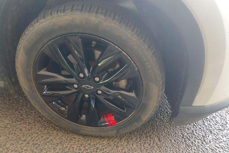 Used Chevrolet Orlando 2018 530T Automatic Luxury Edition (5+2 Model) China V Standard Right Front Wheel Hub