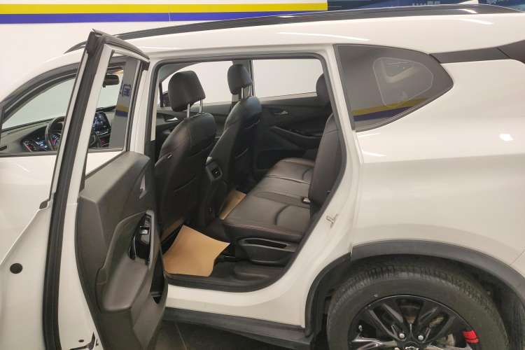 Used Chevrolet Orlando 2018 Redline 530T Automatic Enjoyment Edition (5+2 Model) – China V Standard Right Rear Seat
