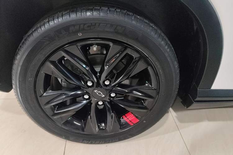 Used Chevrolet Orlando 2018 Redline 530T Automatic Enjoyment Edition (5+2 Model) – China V Standard Right Rear Wheel Hub