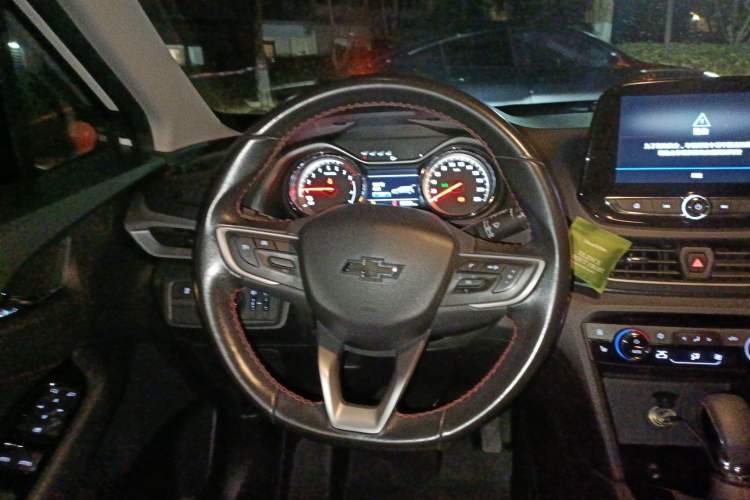 Used Chevrolet Orlando 2018 Redline 530T Automatic Zhaoxiang Edition (5+2 Seating) – China V Standard Steering Wheel