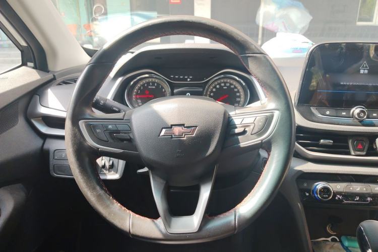 Used Chevrolet Orlando 2018 Redline 530T Automatic Zhaoxiang Edition (5+2 Seating) – China V Standard Steering Wheel