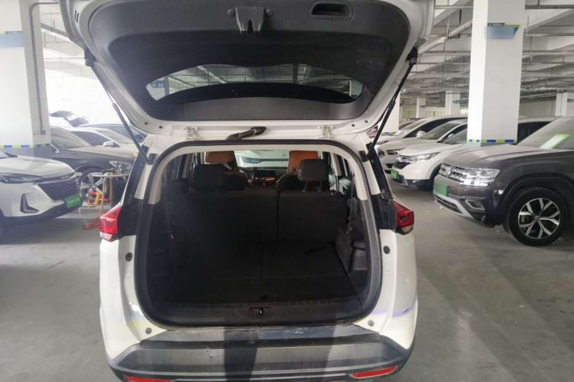 Used Chevrolet Orlando 2018 530T Automatic Luxury Edition (5+2 Model) China V Standard Trunk