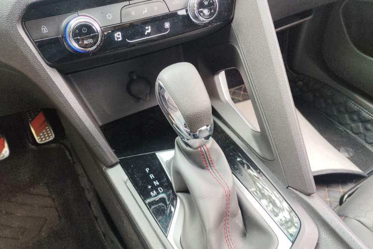 Used Chevrolet Orlando 2018 Redline 530T Automatic Enjoyment Edition (5+2 Model) – China V Standard Gear Lever