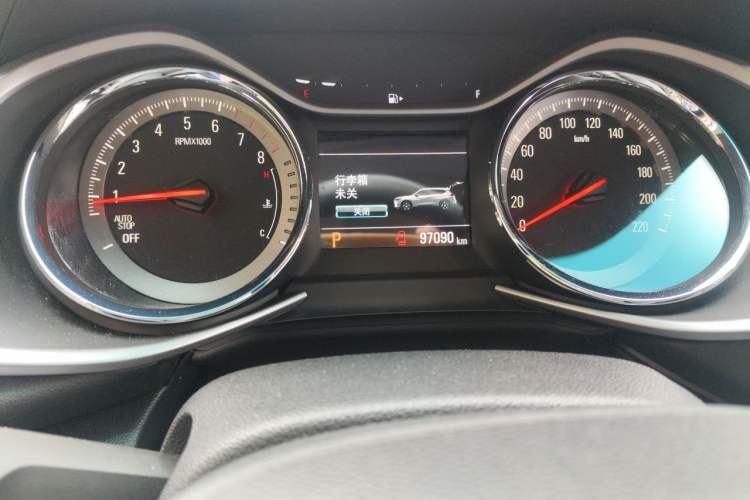 Used Chevrolet Orlando 2018 Redline 530T Automatic Enjoyment Edition (5+2 Model) – China V Standard Odometer Close Up