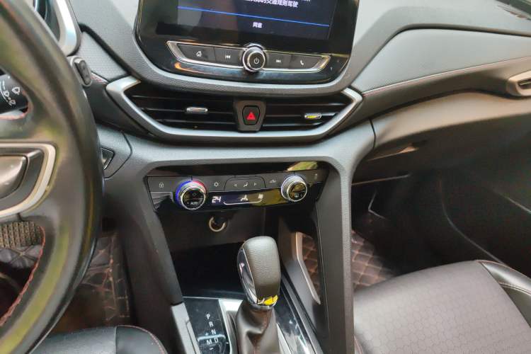 Used Chevrolet Orlando 2019 Redline 530T Automatic Enjoyment Version (5+2 Seating) China VI Audio And AC Panel