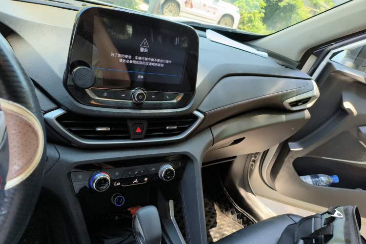 Used Chevrolet Orlando 2019 Redline 530T Automatic Enjoyment Version (5+2 Seating) China VI Audio And AC Panel
