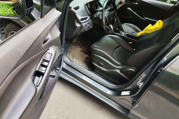 Used Chevrolet Orlando 2019 Redline 530T Automatic Enjoyment Version (5+2 Seating) China VI Driver Seat