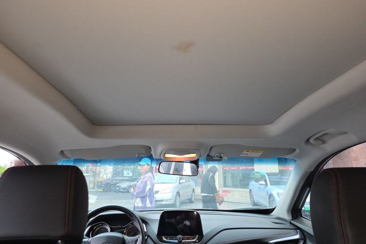 Used Chevrolet Orlando 2019 Redline 530T Automatic Enjoyment Version (5+2 Seating) China VI Headliner