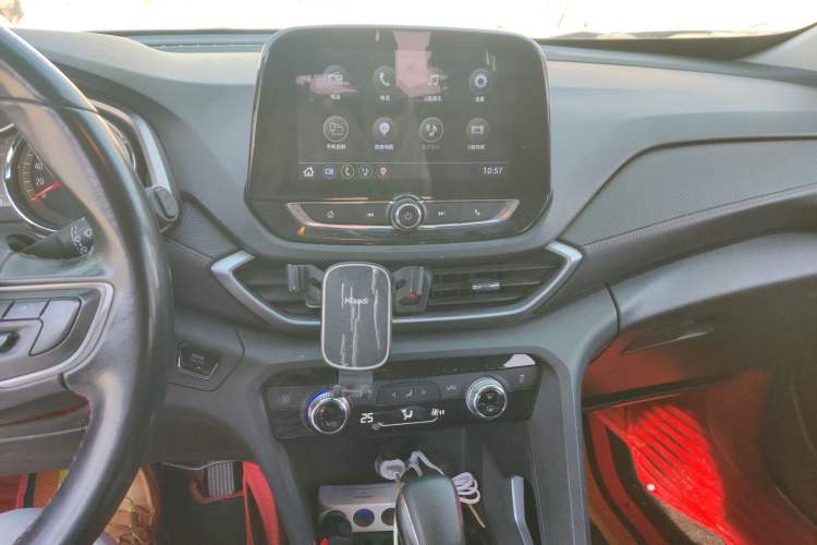 Used Chevrolet Orlando 2019 Redline 530T Automatic Enjoyment Version (5+2 Seating) China VI Audio And AC Panel
