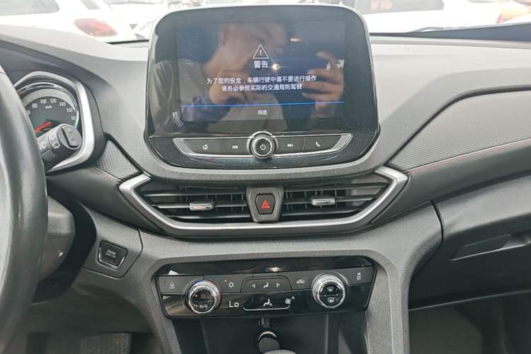 Used Chevrolet Orlando 2019 Redline 530T Automatic Enjoyment Version (5+2 Seating) China VI Audio And AC Panel