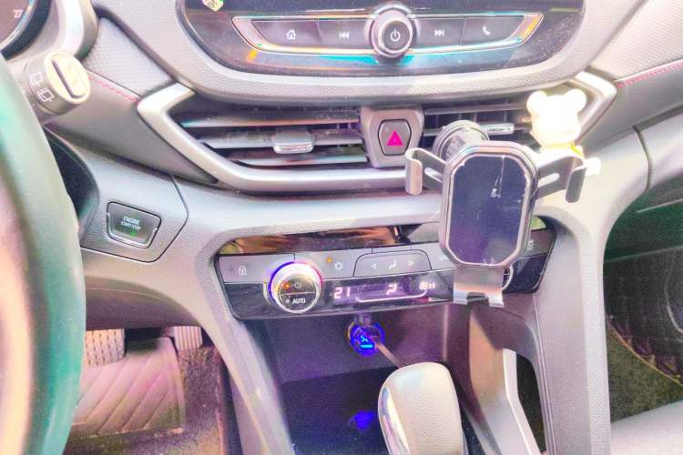 Used Chevrolet Orlando 2019 Redline 530T Automatic Enjoyment Version (5+2 Seating) China VI Audio And AC Panel