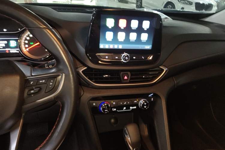 Used Chevrolet Orlando 2019 Redline 530T Automatic Enjoyment Version (5+2 Seating) China VI Audio And AC Panel