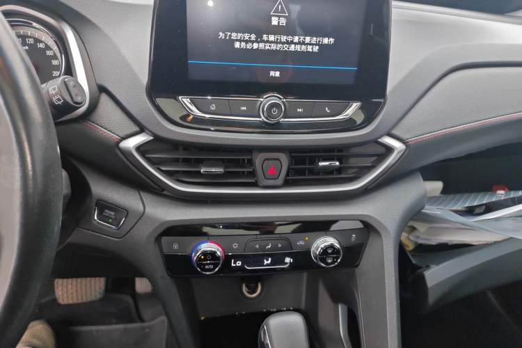 Used Chevrolet Orlando 2019 Redline 530T Automatic Enjoyment Version (5+2 Seating) China VI Audio And AC Panel