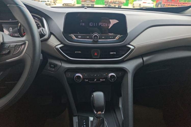 Used Chevrolet Orlando 2019 530T Automatic Luxury Edition (5+2 Seater) – China VI Standard Audio And AC Panel