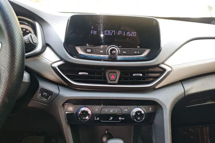 Used Chevrolet Orlando 2019 530T Automatic Luxury Edition (5-seat model) China VI Audio And AC Panel