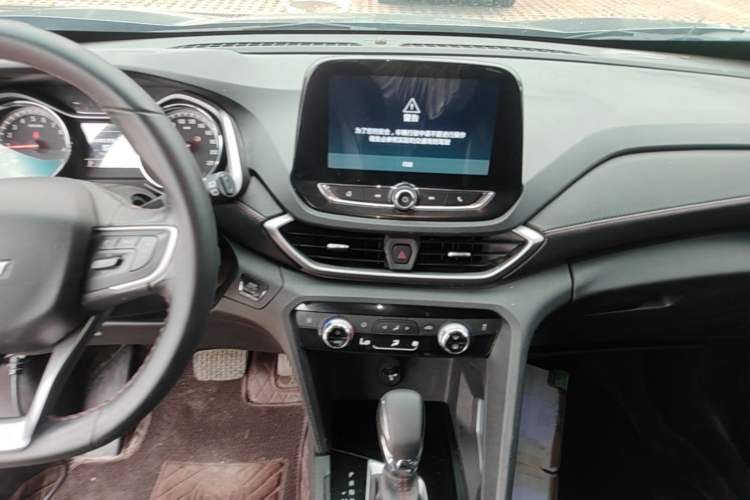 Used Chevrolet Orlando 2019 Redline 530T Automatic Enjoyment Version (5+2 Seating) China VI Audio And AC Panel