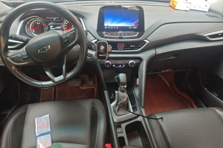 Used Chevrolet Orlando 2019 Redline 530T Automatic Enjoyment Version (5+2 Seating) China VI Center Console