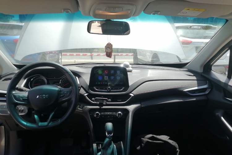 Used Chevrolet Orlando 2019 Redline 530T Automatic Enjoyment Version (5+2 Seating) China VI Center Console