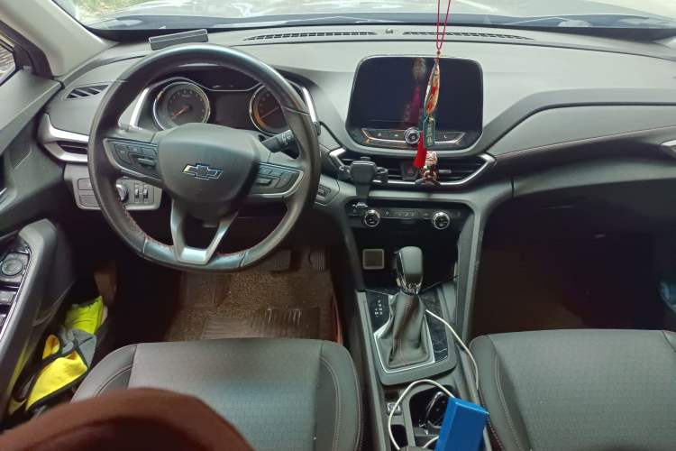 Used Chevrolet Orlando 2019 Redline 530T Automatic Enjoyment Version (5+2 Seating) China VI Center Console