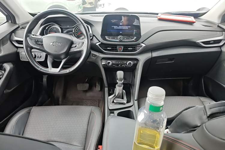 Used Chevrolet Orlando 2019 Redline 530T Automatic Enjoyment Version (5+2 Seating) China VI Center Console