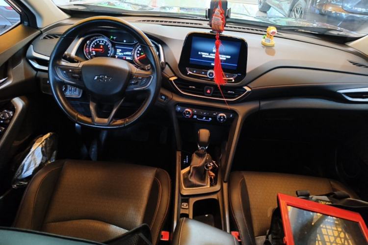Used Chevrolet Orlando 2019 Redline 530T Automatic Enjoyment Version (5+2 Seating) China VI Center Console