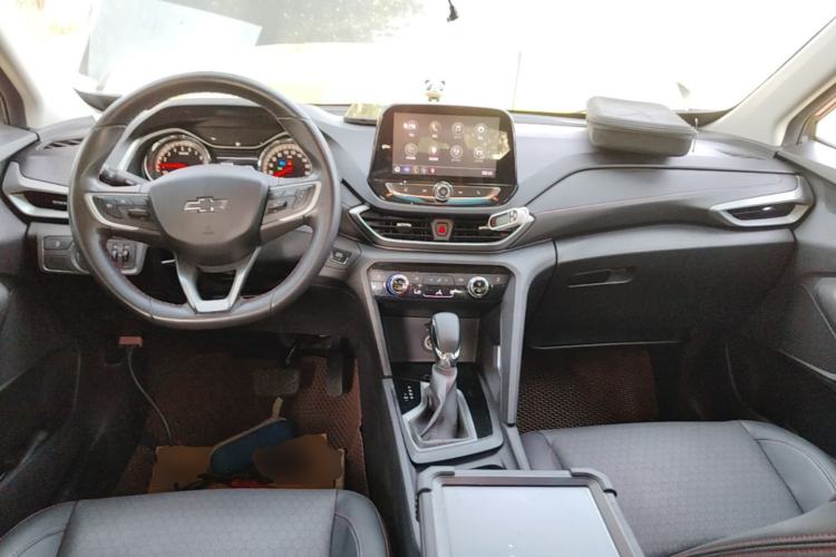 Used Chevrolet Orlando 2019 Redline 530T Automatic Enjoyment Version (5+2 Seating) China VI Center Console
