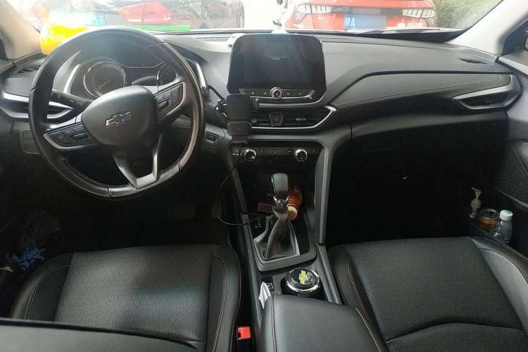Used Chevrolet Orlando 2019 Redline 530T Automatic Enjoyment Version (5+2 Seating) China VI Center Console