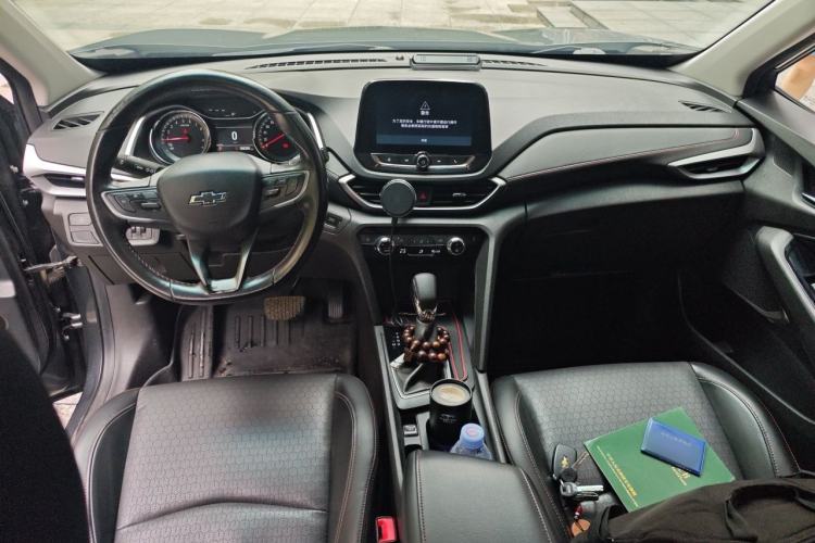 Used Chevrolet Orlando 2019 Redline 530T Automatic Enjoyment Version (5+2 Seating) China VI Center Console
