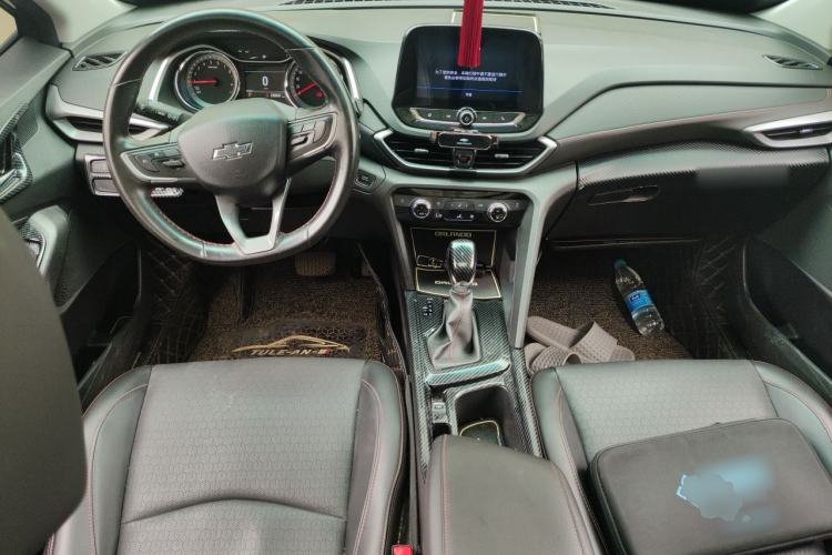 Used Chevrolet Orlando 2019 Redline 530T Automatic Enjoyment Version (5+2 Seating) China VI Center Console