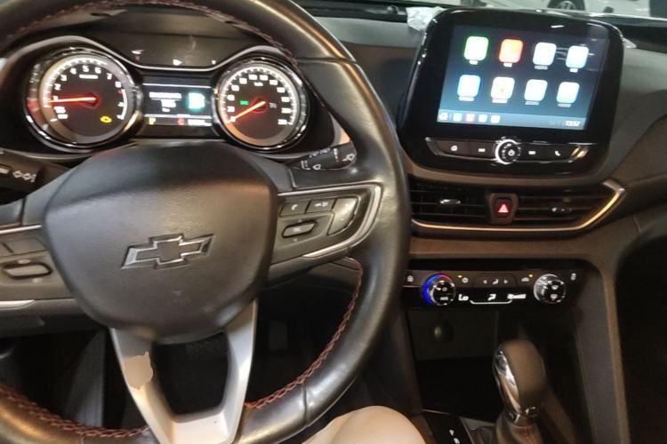 Used Chevrolet Orlando 2019 Redline 530T Automatic Enjoyment Version (5+2 Seating) China VI Center Console
