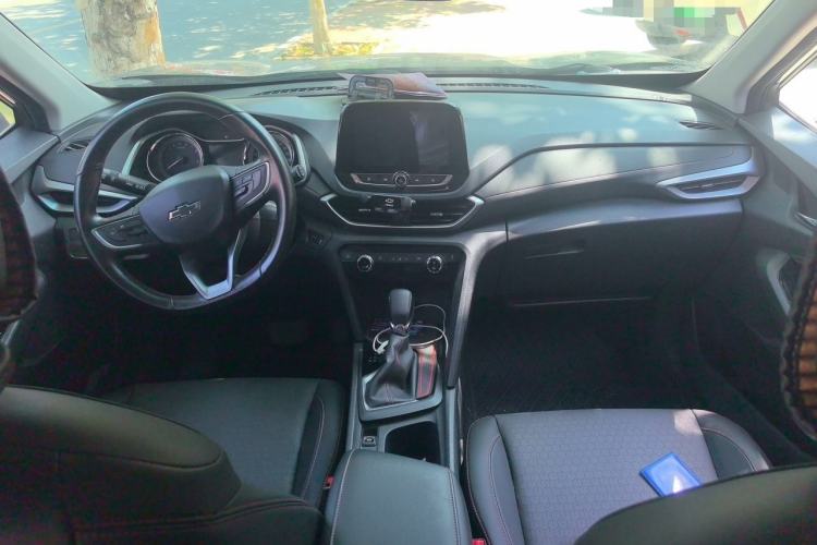 Used Chevrolet Orlando 2019 Redline 530T Automatic Enjoyment Version (5+2 Seating) China VI Center Console