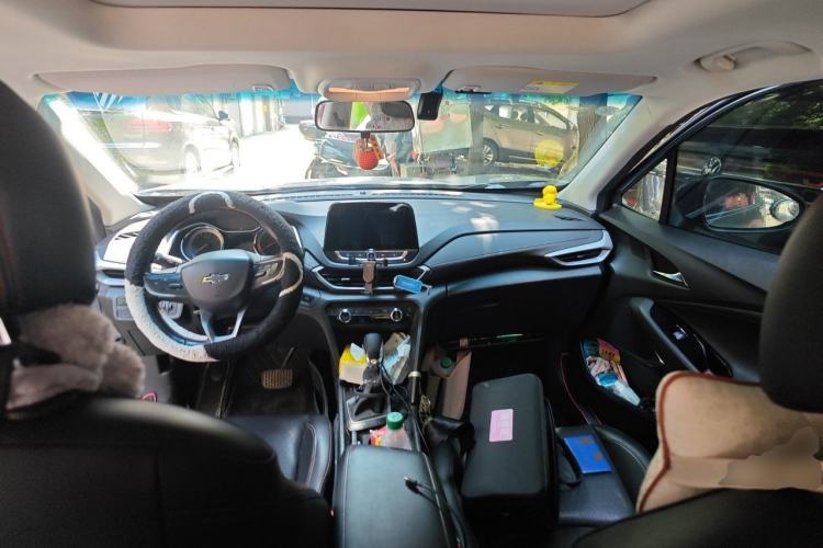 Used Chevrolet Orlando 2019 Redline 530T Automatic Enjoyment Version (5+2 Seating) China VI Center Console