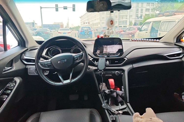 Used Chevrolet Orlando 2019 Redline 530T Automatic Enjoyment Version (5+2 Seating) China VI Center Console
