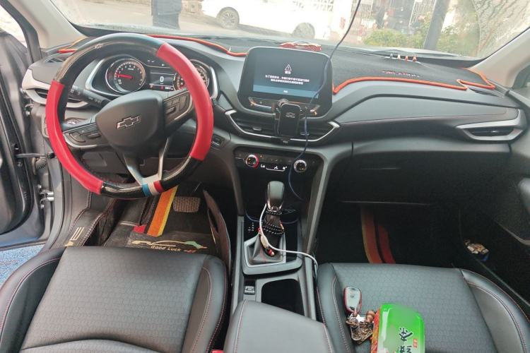 Used Chevrolet Orlando 2019 Redline 530T Automatic Enjoyment Version (5+2 Seating) China VI Center Console