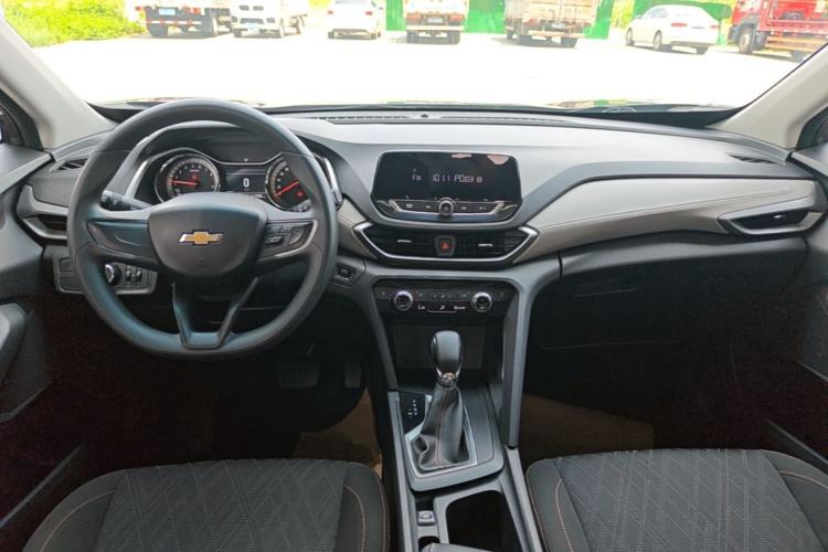 Used Chevrolet Orlando 2019 530T Automatic Luxury Edition (5+2 Seater) – China VI Standard Center Console