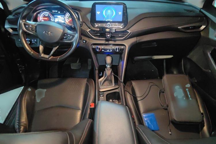 Used Chevrolet Orlando 2019 Redline 530T Automatic Enjoyment Version (5+2 Seating) China VI Center Console