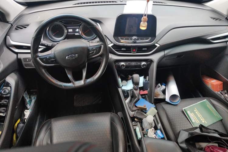 Used Chevrolet Orlando 2019 Redline 530T Automatic Enjoyment Version (5+2 Seating) China VI Center Console