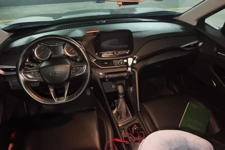 Used Chevrolet Orlando 2019 Redline 530T Automatic Enjoyment Version (5+2 Seating) China VI Center Console