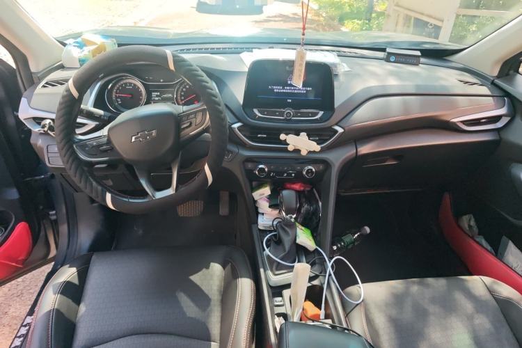 Used Chevrolet Orlando 2019 Redline 530T Automatic Enjoyment Version (5+2 Seating) China VI Center Console