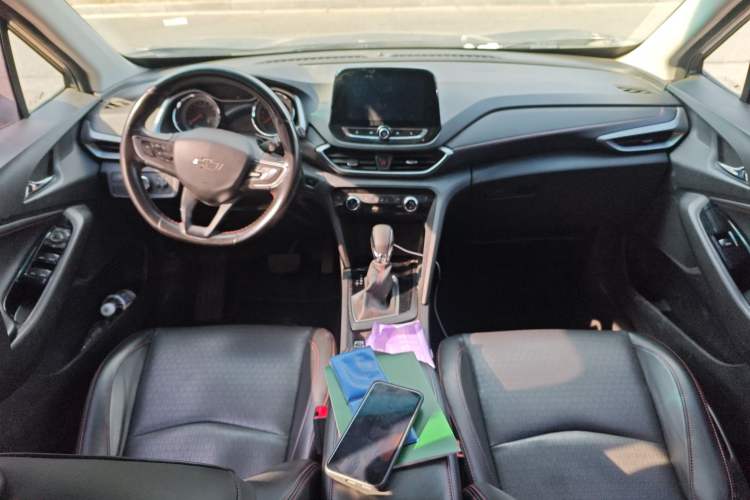 Used Chevrolet Orlando 2019 Redline 530T Automatic Enjoyment Version (5+2 Seating) China VI Center Console