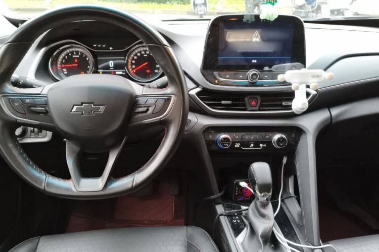Used Chevrolet Orlando 2019 530T Automatic Luxury Edition (5+2 Seater) – China VI Standard Center Console