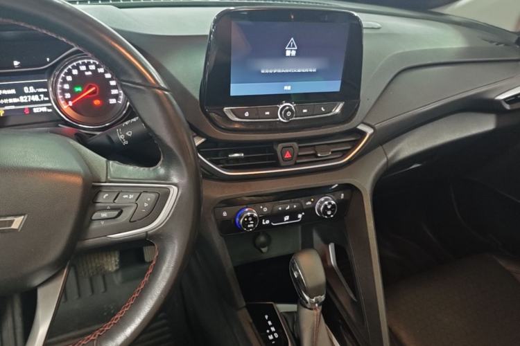Used Chevrolet Orlando 2019 Redline 530T Automatic Enjoyment Version (5+2 Seating) China VI Center Console